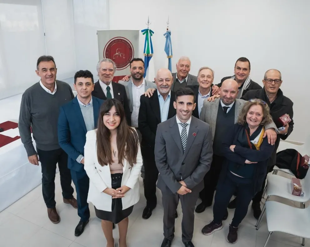 Homenaje a ex presidentes.