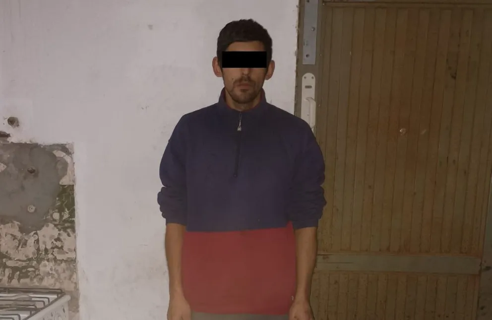 Detenido del barrio Zatti que probó hacerse de cajones de cerveza ajenos. Foto gentileza. 