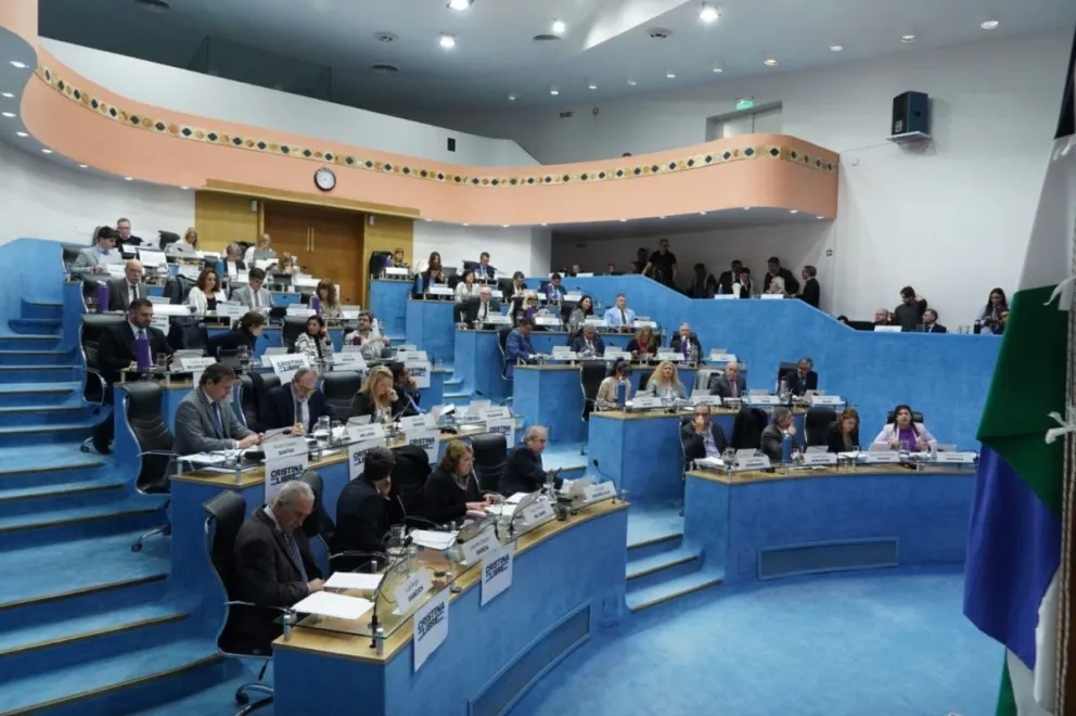 La medida busca asegurar la estabilidad financiera de los gobiernos locales.