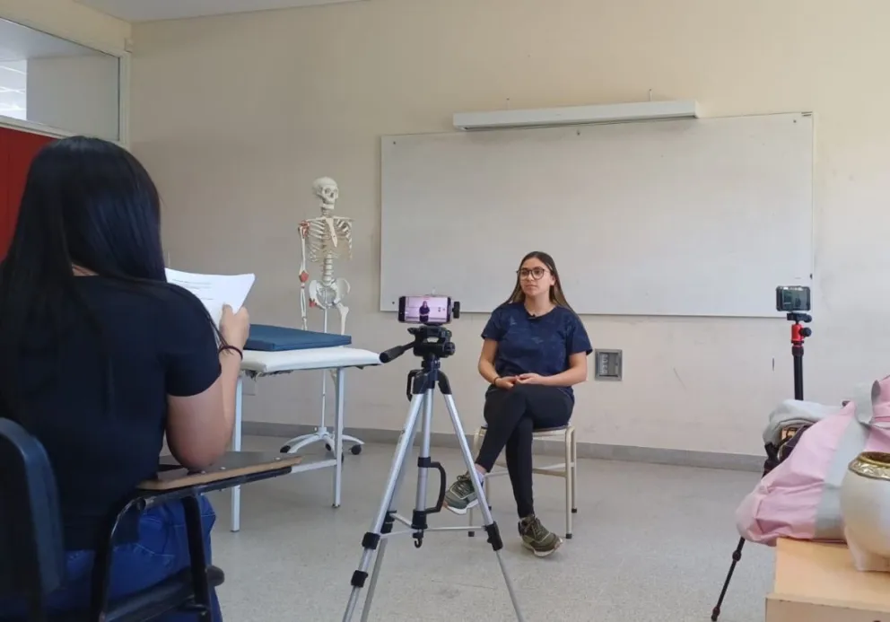 Una obra que da voz a quienes abren caminos en la educación superior.