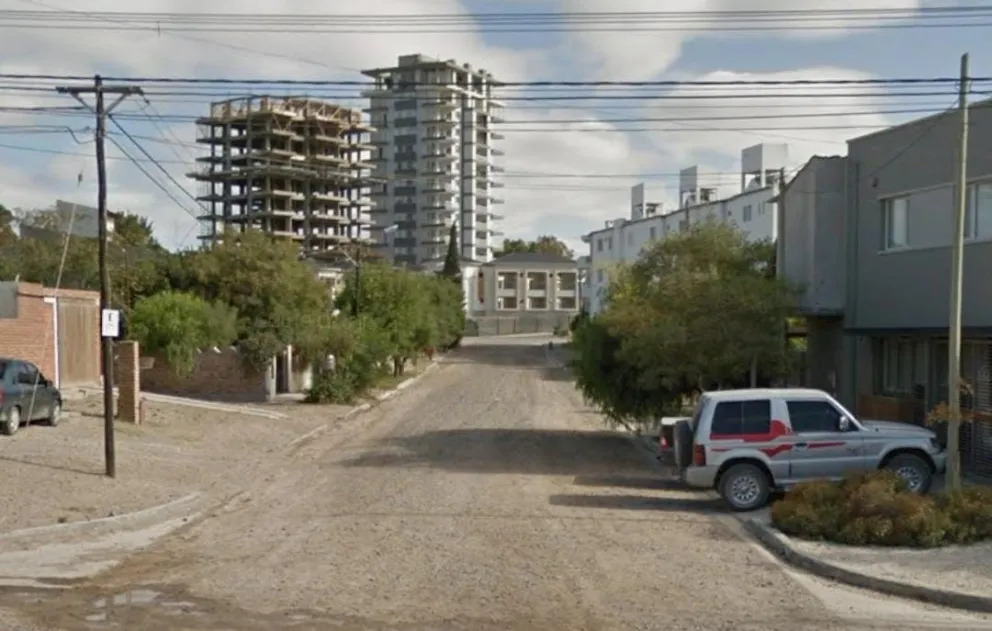 El pleito judicial fue por una vivienda en la primera cuadra de la calle Somuncurá, en Las Grutas. Foto ilustrativa de Google Maps.