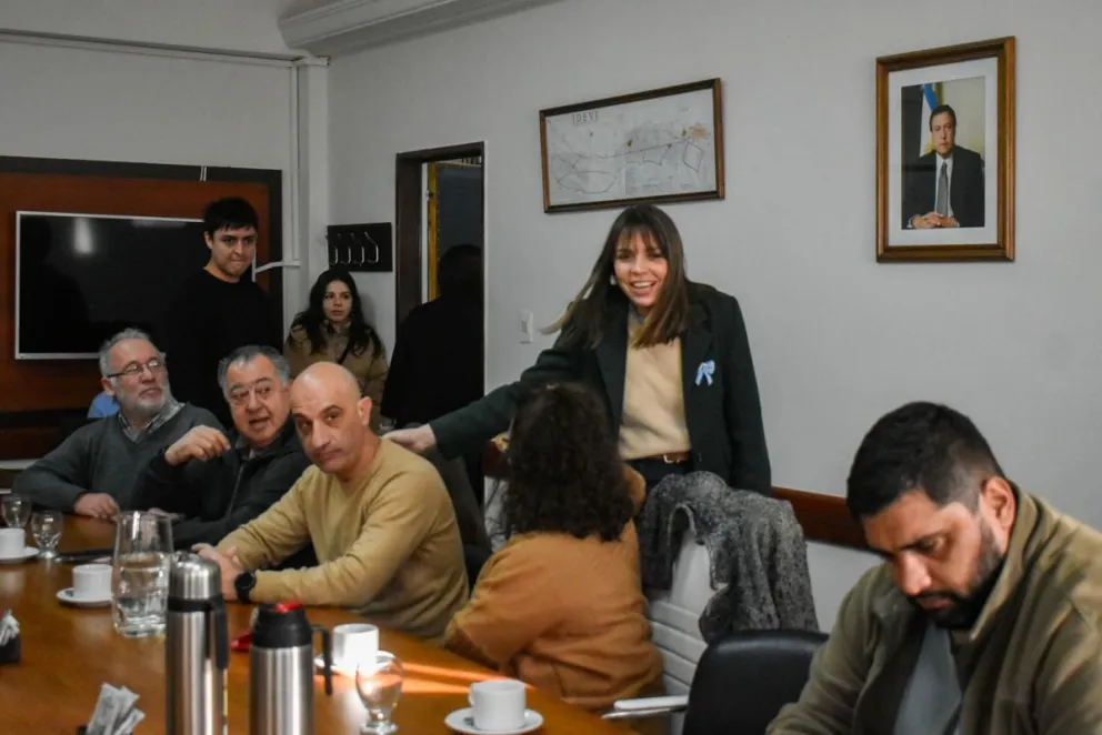 Diálogo distendido. Fotos de Vanesa Schwemmler para NoticiasNet.