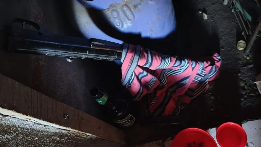 Se incautó una carabina calibre .22, un elemento clave en la investigación.