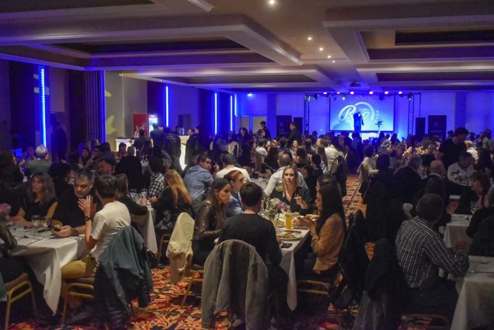 Cena solidaria en el hotel del Complejo del Río. Fotos Vanesa Schwemmler / NoticiasNet 