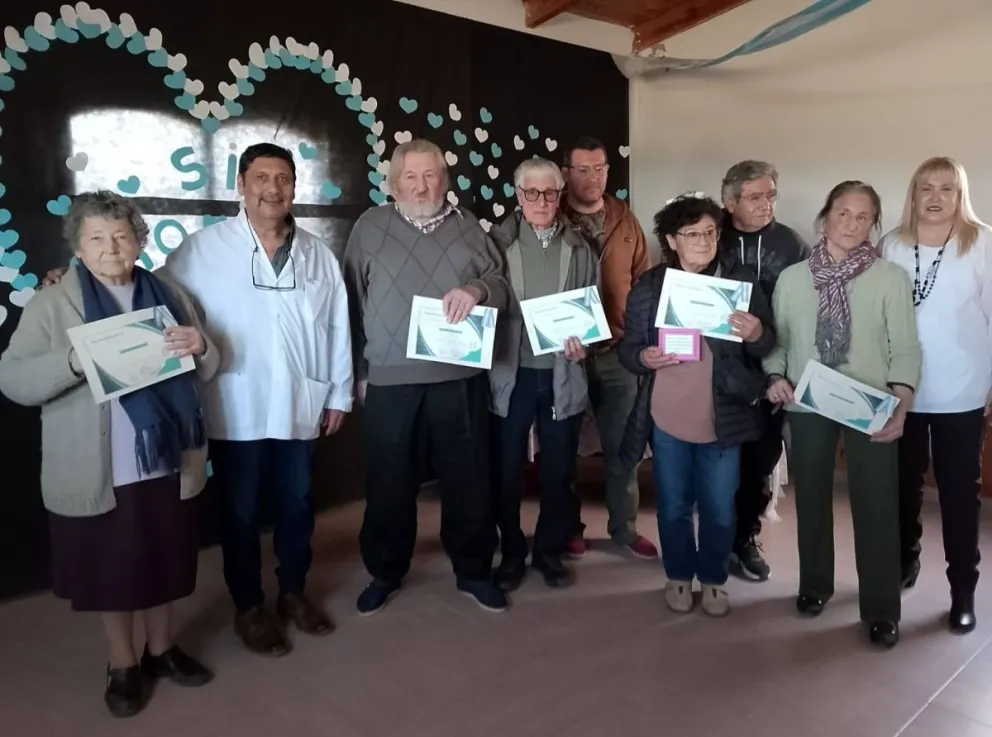 Ex alumnos reconocidos por la comunidad educativa. 