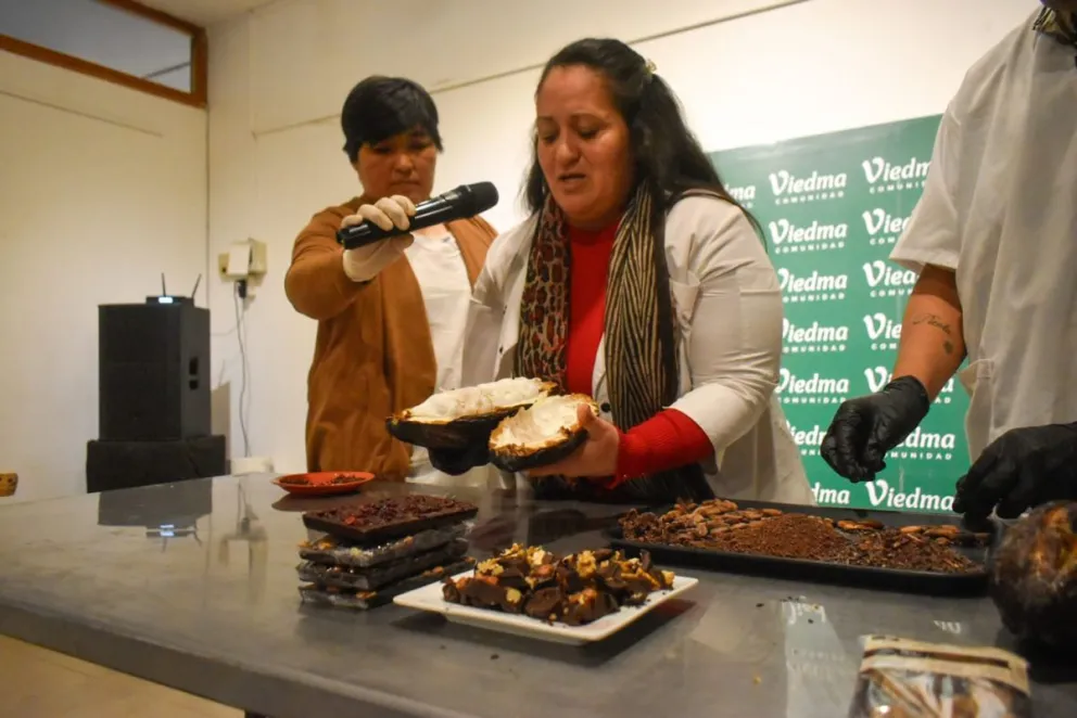 Su exposición se centró en las particularidades del proceso de producción. (Fotos Vanesa Schwemmler).