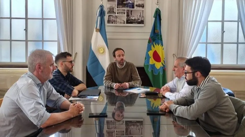 El jefe comunal estuvo acompañado por Franco Balcarse y el concejal Nicolás García. 