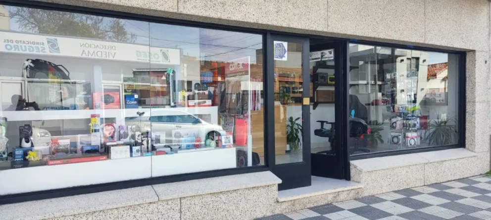 Local renovado, con una reposición que le costó mucho dinero tras el robo. 