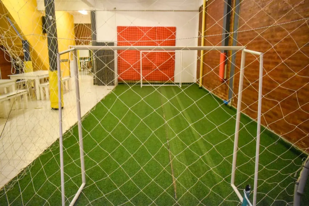 Los peloteros de Viedma son la gran atracción de chicos y hasta adolescentes (Fotos: Vanesa Schwemmler)