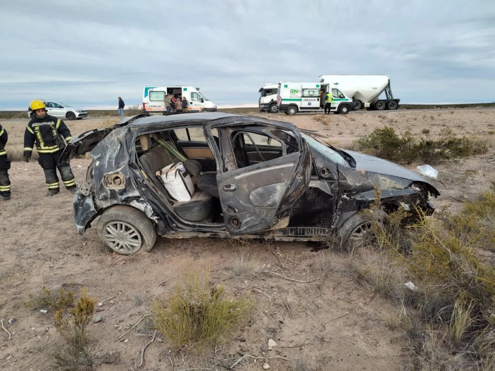 Así quedó el auto accidentado en la Ruta 2. 