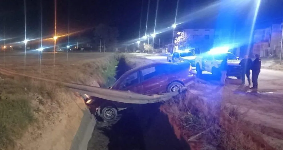 Personal de Policía y Tránsito municipal se hicieron presentes en el lugar. 