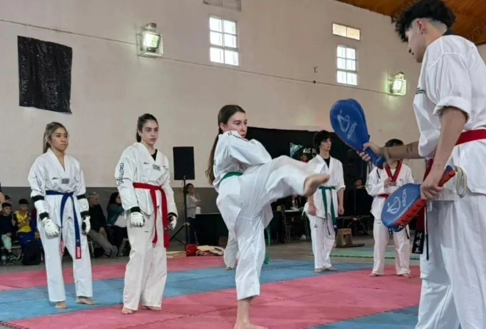 La organización expresó un profundo agradecimiento a los gimnasios de la Comarca.