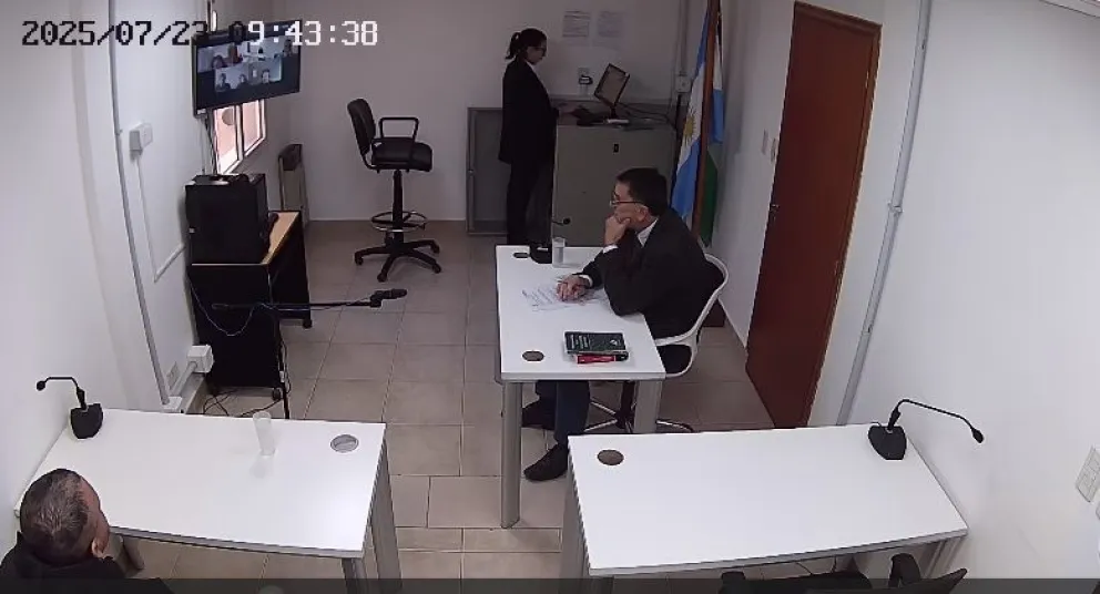 Imputado en la audiencia de hoy. Foto captura del video del procedimiento grabado. 