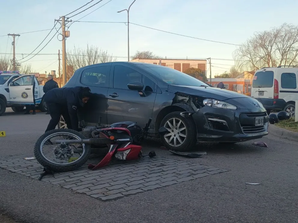 Personal policial trabajó en el lugar del accidente. 