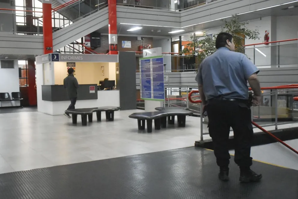 La Justicia resolvió a favor de las dos hermanas que pidieron suprimir el apellido del padre biológico