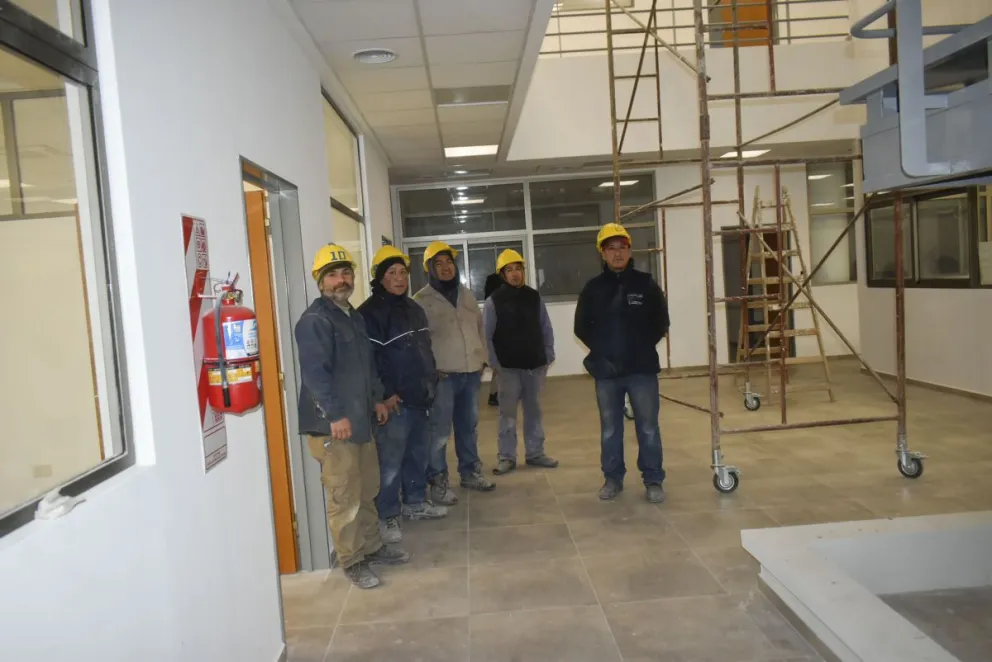 El edificio del Ipross, recientemente inaugurado, requirió de alta demanda de mano de obra local.