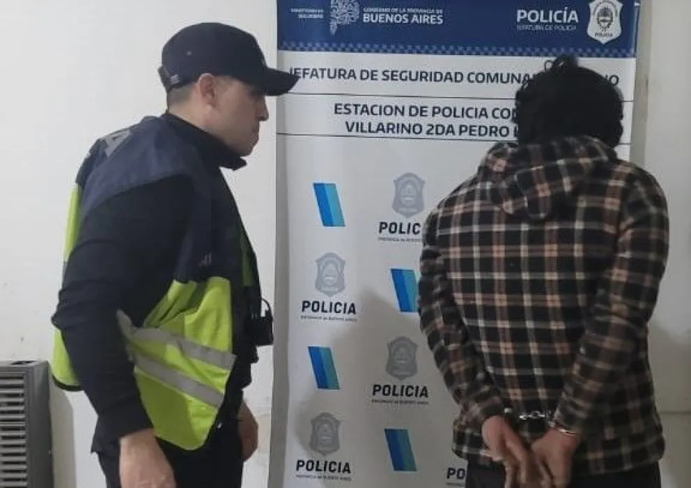 El hombre fue llevado a la unidad policial. 