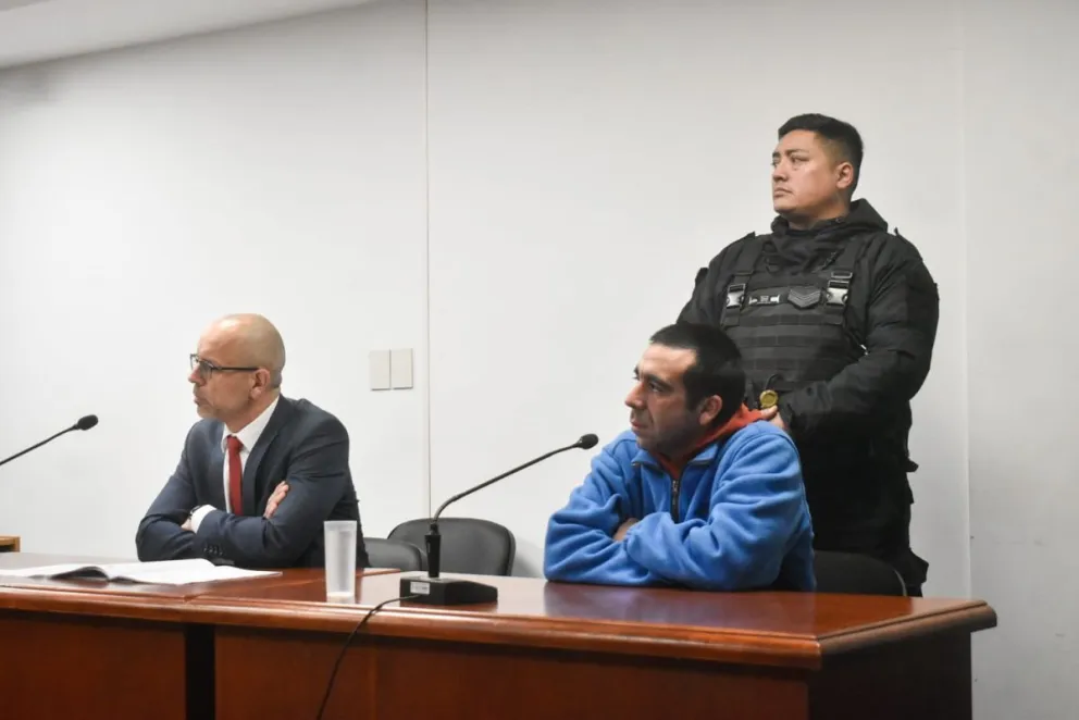 El imputado Moralez reconoció todos los hechos y se sintió conforme con la condena. Fotos NoticiasNet. 