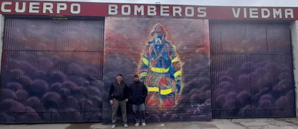 El mural realizado en homenaje a los integrantes del cuartel. 