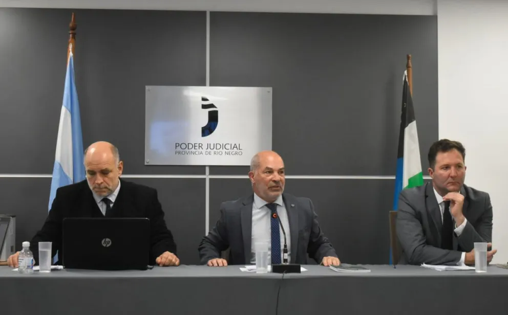 El tribunal de juicio que definirá la culpabilidad o no del acusado de violación. Fotos NoticiasNet. 