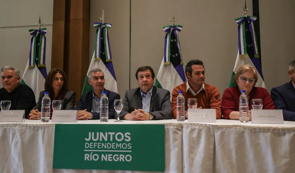 Bajo el lema "La defensa nace acá", se formalizó la nueva alianza política.