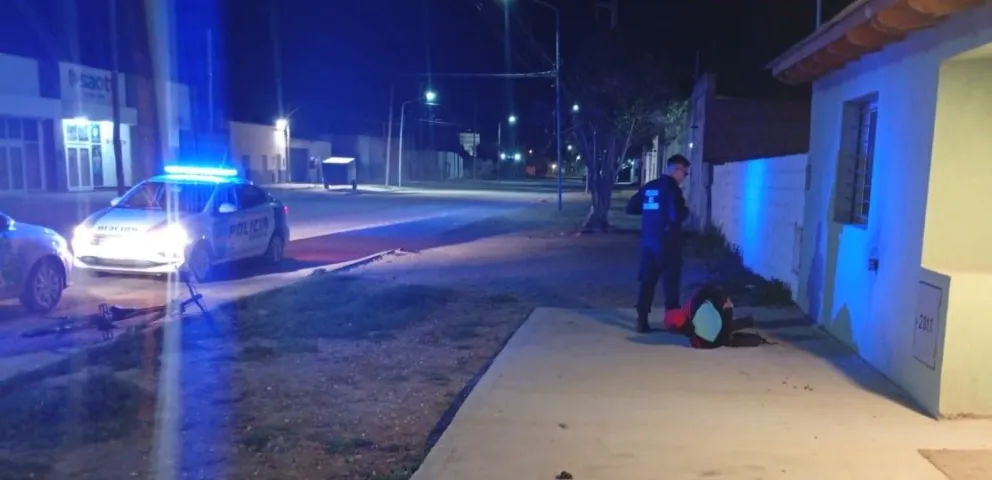 El jovencito intentó escapar, pero fue alcanzado por la Policía. 