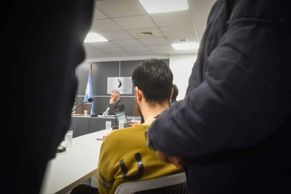 El juez prohibió la difusión de imágenes y del nombre del acusado.