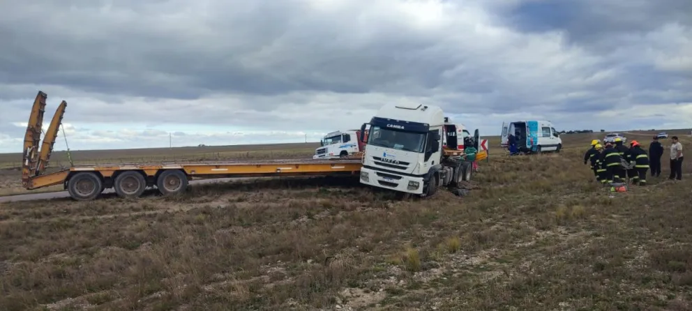 El vehículo quedó apostado en la banquina de la ruta. 
