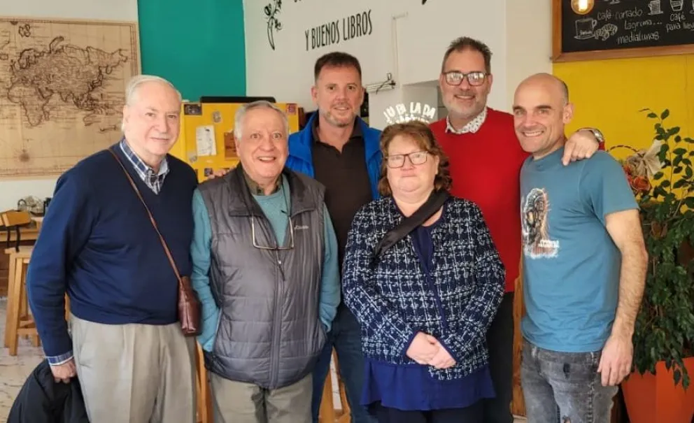 Claudia Chaves, junto a parte de quienes fueron sus compañeros en la Cámara de Comercio. 