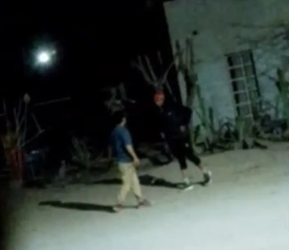 Ataque desenfrenado por parte de Hernández. Captura de Video. 