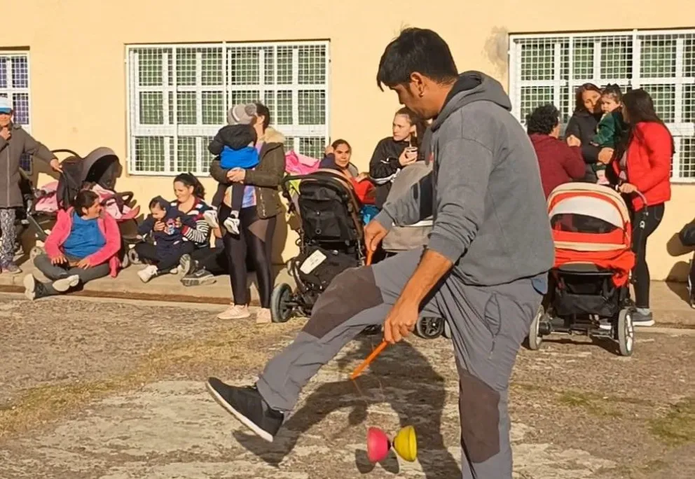 Niños y niñas disfrutaron de su día con múltiples actividades. 