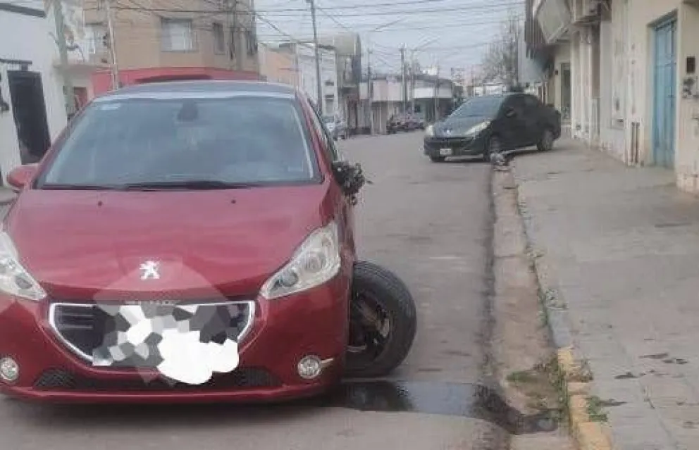 Los vehículos quedaron en el lugar hasta la tarde de este domingo. 