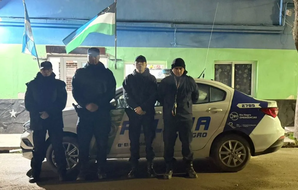 Personal policial en la villa marítima. Fotos gentileza.