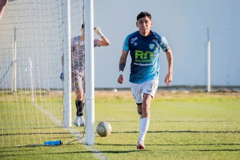 Martínez anotó el empate parcial en el triunfo albiceleste.