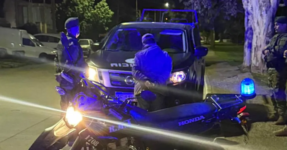 Operativo policial en Viedma.