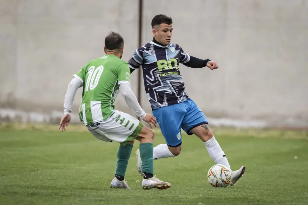 Sol de Mayo tuvo todas a favor, pero sufrió en el final. Fotos Daniel Idiarte/NoticiasNet.