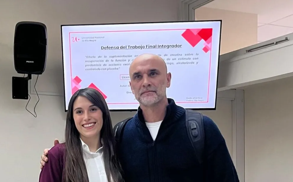 La nueva nutricionista (izquierda) y el director de tesis, Matías Scavo.