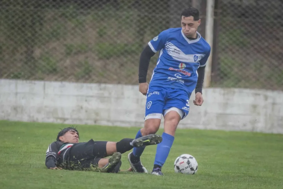 Se juegan los adelantados de la fecha. 