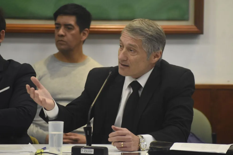 El abogado Manuel Maza y una argumentación con contundencia que declinó la balanza a favor de los instructores condenados. Foto Archivo NoticiasNet. 