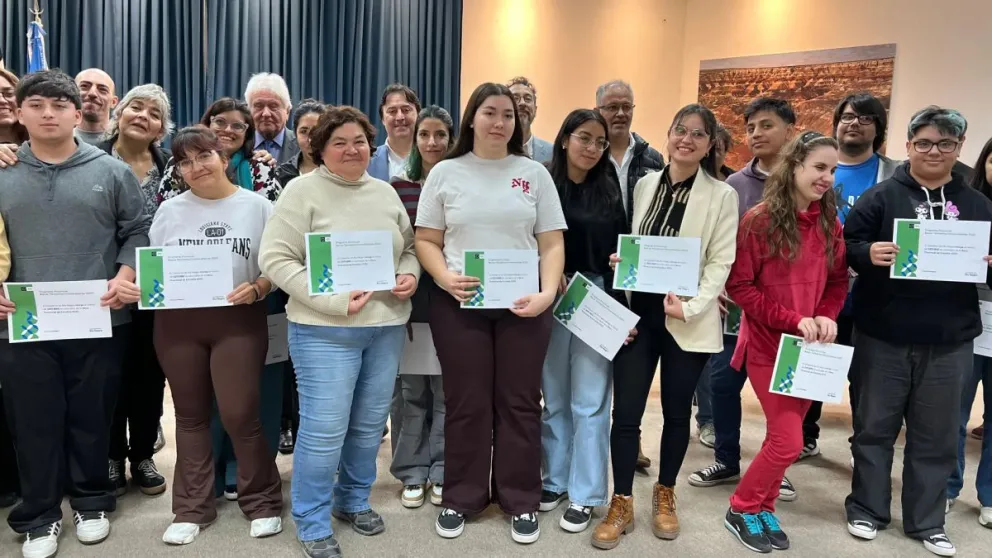 Buscan acompañar a los jóvenes en su educación superior más allá de la educación obligatoria.