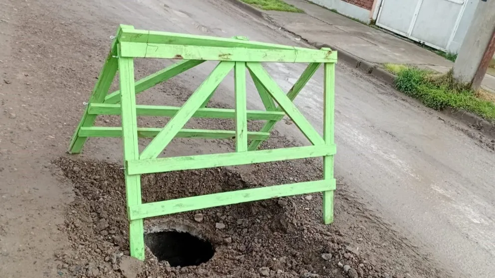 Sector afectado por la falta de una tapa de alcantarilla. 