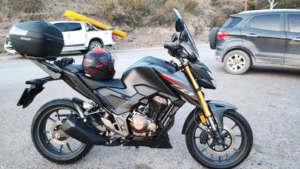 La moto robada es una Honda CB 300 Twister