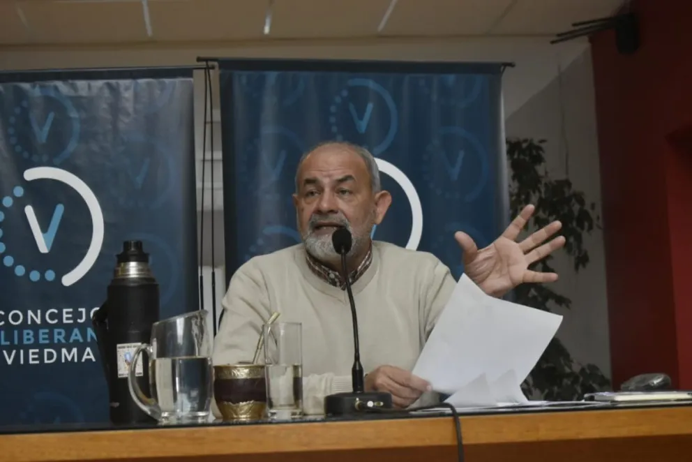 Rector de la Universidad de Río Negro, Anselmo Torres. 