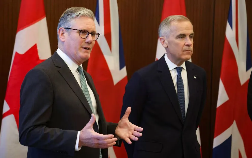 El primer ministro de Gran Bretaña, Keir Starmer, y el primer ministro de Canadá, Mark Carney.