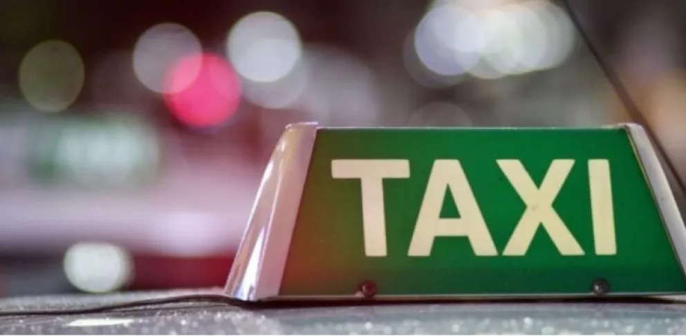 Dueños de una empresa de taxis condenada. 