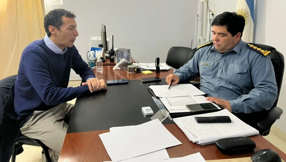 El titular del Idevi junto con el jefe Bertazzo en el marco del encuentro. 