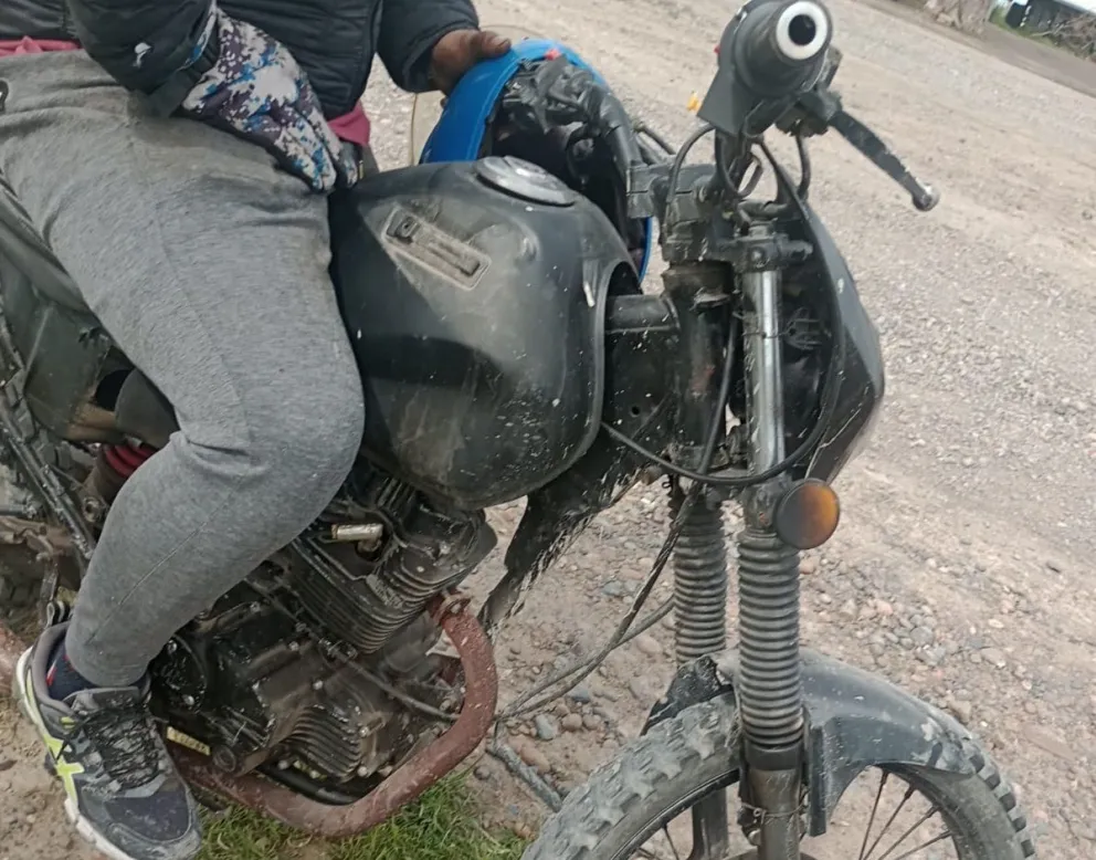 La Policía Rural incautó una camioneta  e infraccionó a un motociclista