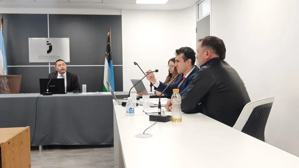 Audiencia de juicio contra Gregorio Brost (derecha). 