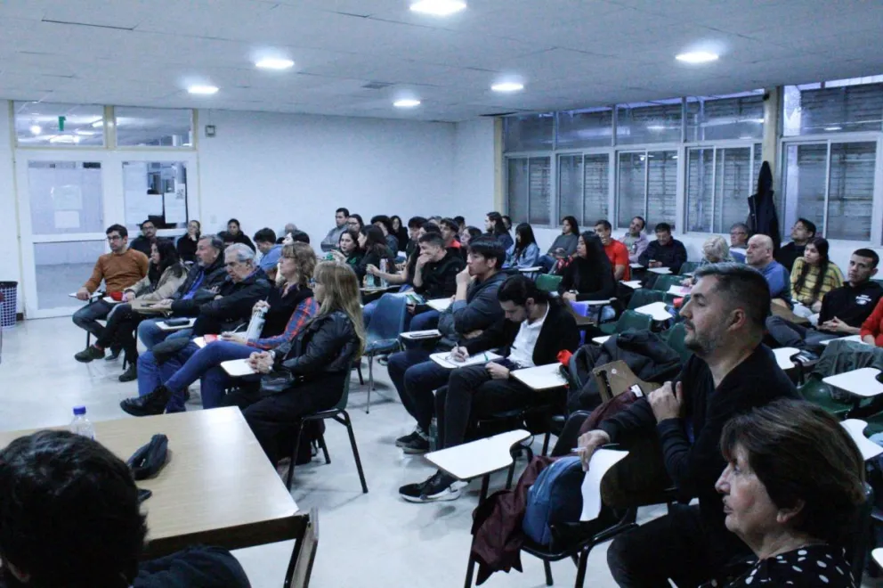 La actividad se llevó a cabo en el aula 1 de la casa de altos estudios. 
