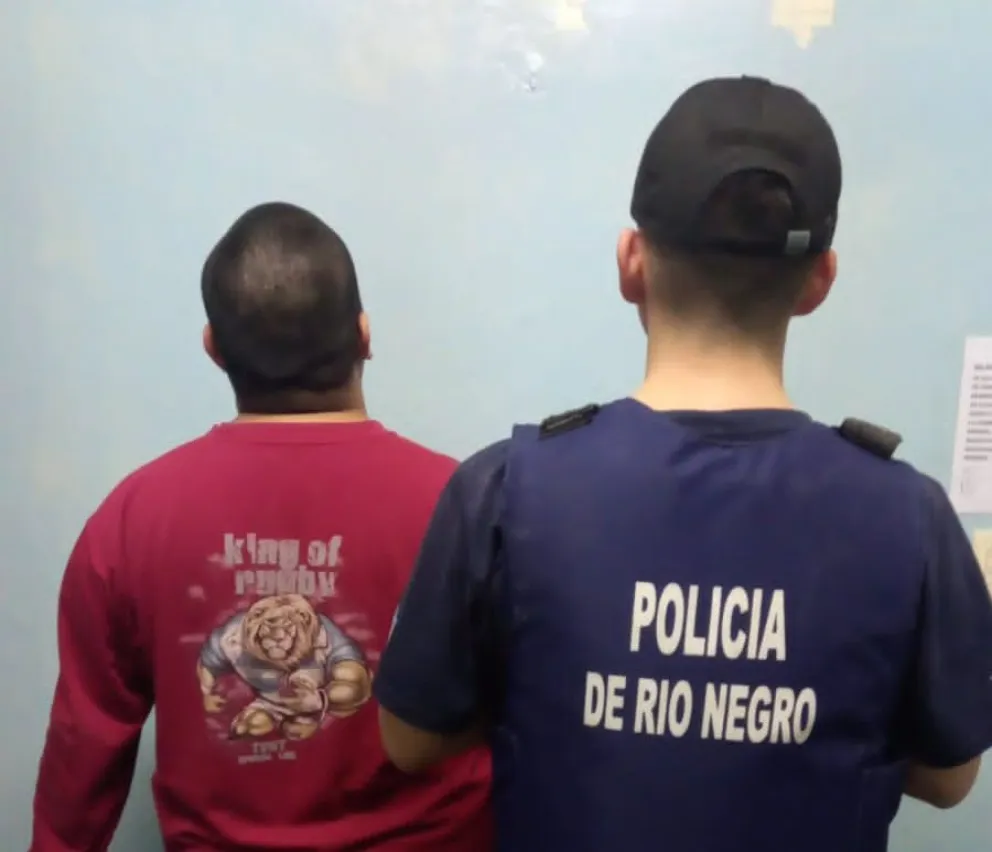El atacante en la unidad policial. Foto gentileza.